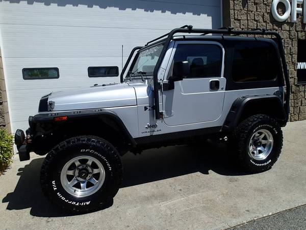 2005 Jeep Wrangler 6 cyl, auto, 4 inch lift, Hardtop, 75,000 miles for sale in Chicopee, MA – photo 2
