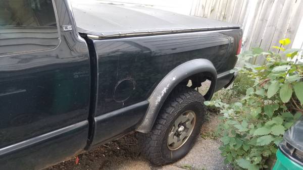 MAKE OFFER! 2002 Chevy S10 ZR2 HighRider 4x4 3-DOOR! needs Trans... for sale in Buffalo, NY – photo 6