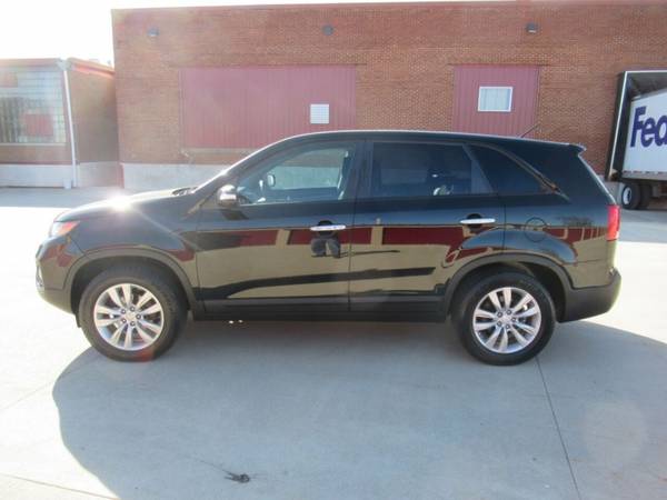 2011 Kia Sorento EX 4dr SUV - - by dealer - vehicle for sale in Bloomington, IL – photo 4