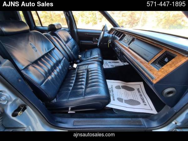 1993 LINCOLN TOWN CAR EXECUTIVE - cars & trucks - by dealer -... for sale in Alexandria, District Of Columbia – photo 17