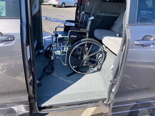 2016 Toyota Sienna LE Mobility van wheelchair handicap accessible for sale in SKOKIE, WI – photo 4