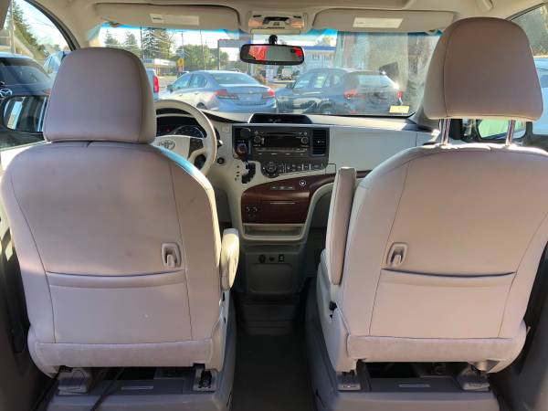 2013 Toyota Sienna XLE Wheelchair / Handicap Van Low Miles - cars &... for sale in Holyoke, MA – photo 15