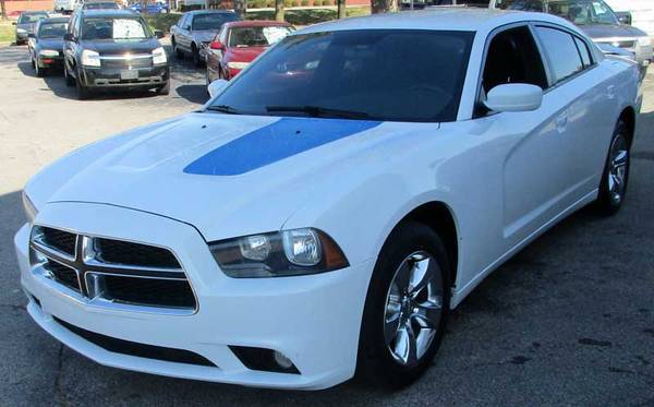 2011 Dodge Charger 4dr white *REDUCED* - cars & trucks - by dealer -... for sale in Louisville, KY – photo 7
