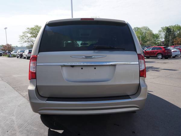 2013 Chrysler Town & Country Touring - - by dealer for sale in Monroe, MI – photo 4