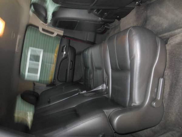 2011 Chevrolet Suburban for sale in Appleton, WI – photo 3