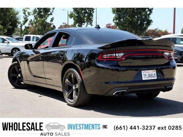 2017 Dodge Charger sedan SXT (Pitch Black Clearcoat) for sale in Van Nuys, CA – photo 4