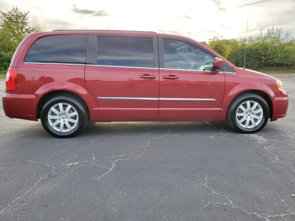 2014 Chrysler Town & Country Touring for sale in Richmond, OH – photo 6