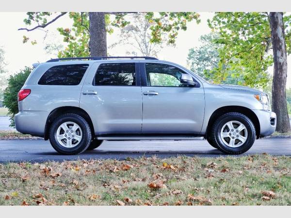2010 TOYOTA SEQUOIA SR5 - cars & trucks - by dealer - vehicle... for sale in Saint Louis, MO – photo 11