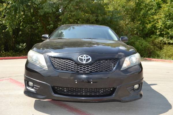 2011 Toyota Camry 4dr Sdn I4 Auto LE with Bi-level center console... for sale in Arlington, TX – photo 2