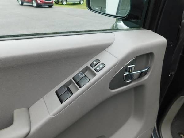 2012 Nissan Frontier 2WD Crew Cab SWB Auto SV - - by for sale in Cullman, AL – photo 12
