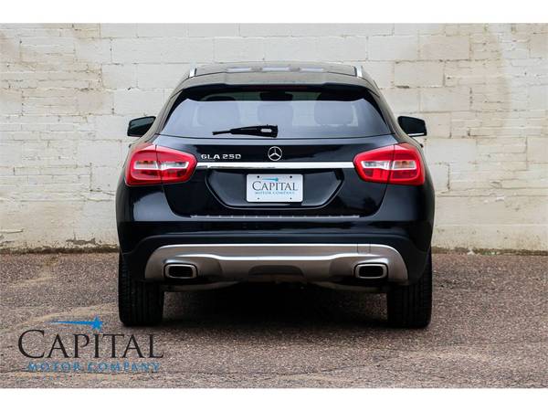 Sporty Crossover w/Nav, KEYLESS GO and Panoramic Roof! Mercedes GLA 25 for sale in Eau Claire, IA – photo 20