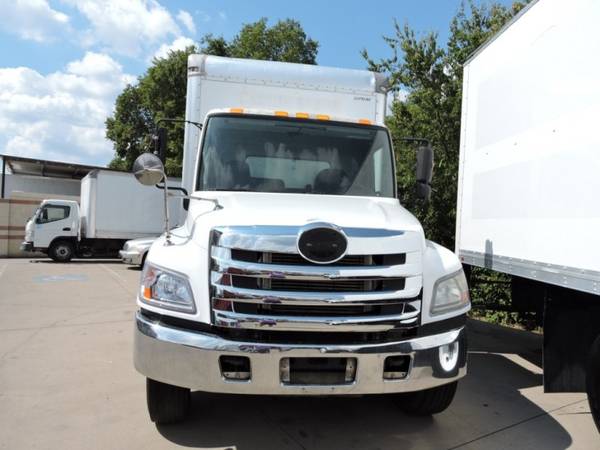 2013 HINO 338 26 FOOT BOX TRUCK W/LIFTGATE with for sale in Grand Prairie, TX – photo 16