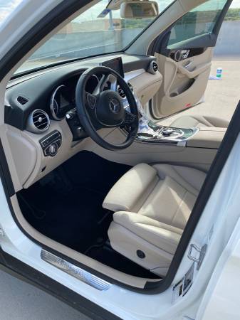 Mercedes Benz 300GLC SUV MINT! - cars & trucks - by owner - vehicle... for sale in Austin, TX – photo 7