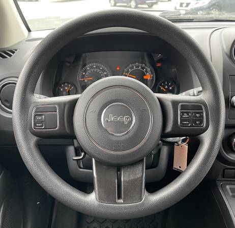 ~~~~~~~ 2016 Jeep Compass Sport 4x4 ~~~~~~~ - cars & trucks - by... for sale in BERLIN, VT – photo 19