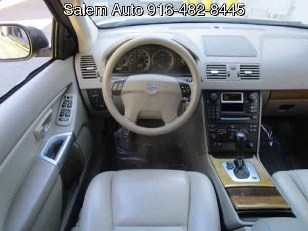 2005 Volvo XC90 AWD - THIRD ROW SEAT - LEATHER AND HEATED SEATS -... for sale in Sacramento , CA – photo 6