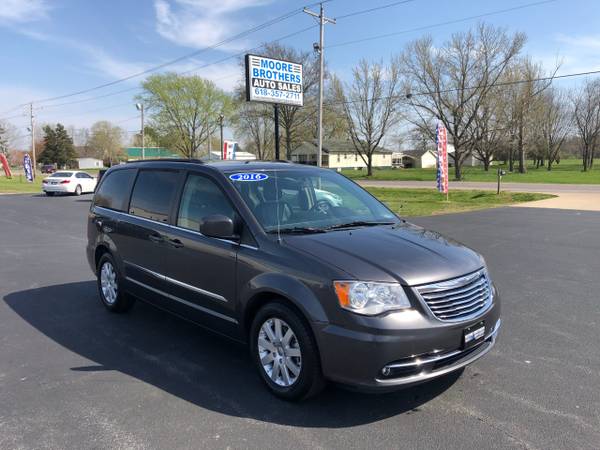 2016 Chrysler Town Country 4dr Wgn Touring - - by for sale in Other, KY