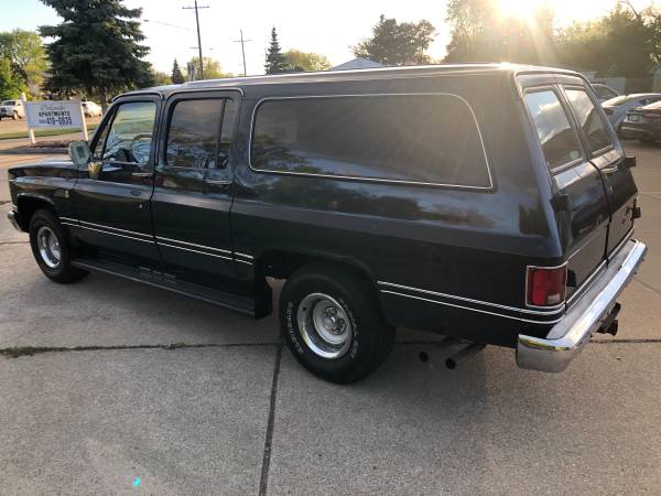 1986 GMC Suburban 2WD Garage Kept Low Miles Excellent Condition for sale in Other, OH – photo 5