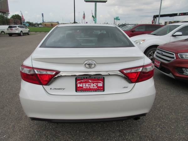 2017 Toyota Camry SE - cars & trucks - by dealer - vehicle... for sale in Moorhead, ND – photo 4