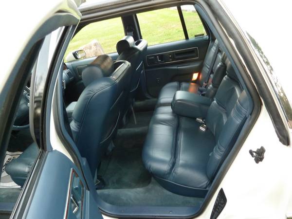 1993 Buick Roadmaster limited 69k 2nd owner! - cars & trucks - by... for sale in Huntingdon Valley, PA – photo 9