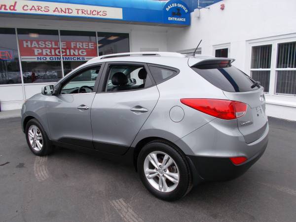 2010 Hyundai Tucson GLS - All Wheel Drive - Leather for sale in West Warwick, CT – photo 8