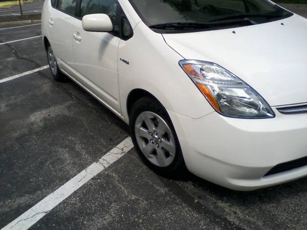 2008 Toyota Prius Hybrid: Mint Condition Only 3400 Miles! - cars & for sale in Chicago, IL – photo 3