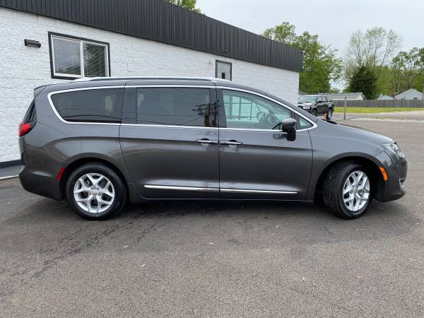 2018 CHRYSLER PACIFICA TOURING L 4DR MINI VAN - - by for sale in Springfield, IL – photo 3