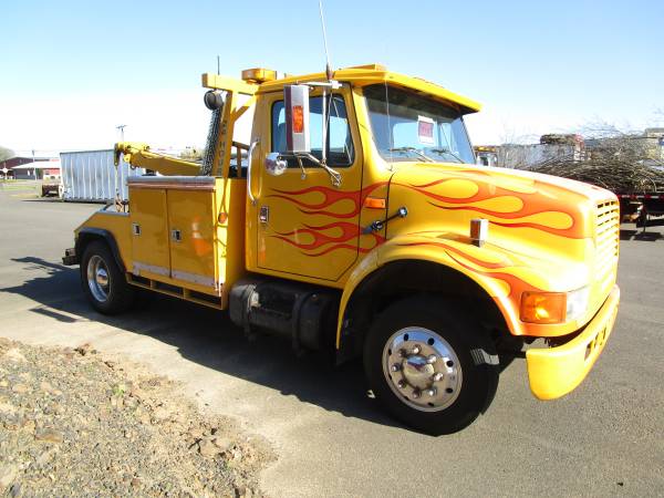 1995 IH 4700 tow truck diesel - - by dealer - vehicle for sale in McMinnville, OR – photo 11