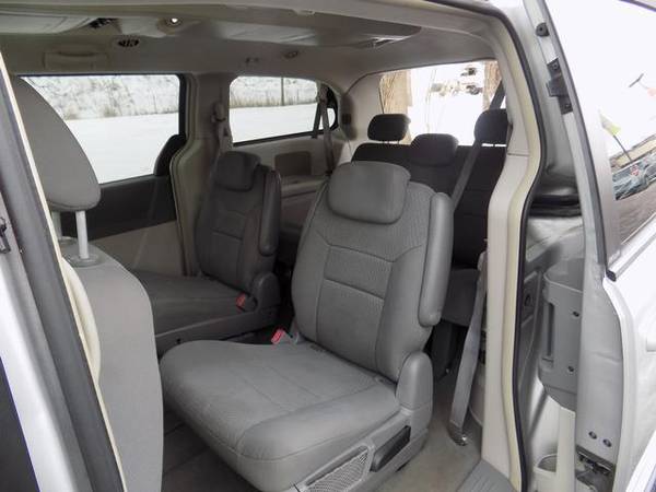 2008 Chrysler Town Country 4dr Wgn Touring - - by for sale in Norton, OH – photo 8