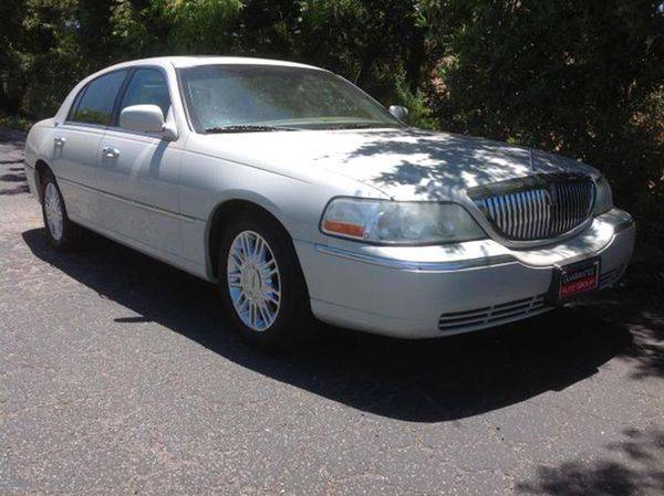 2007 Lincoln Town Car Signature Limited 4dr Sedan Fast Easy Credit App for sale in Atascadero, CA