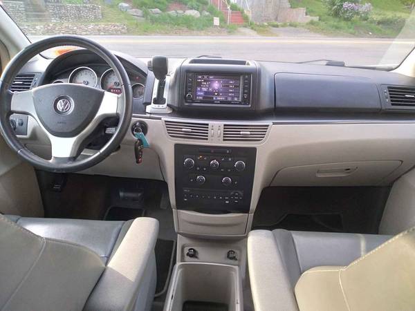 10 VW ROUTAN LUXURY MINIVAN Leather-Captain Chairs-DVD Maint for sale in East Derry, NH – photo 7
