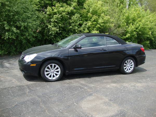 2011 Chrysler Sebring LX Convertible (Low Miles/Excellent Condition) for sale in Northbrook, IL – photo 2