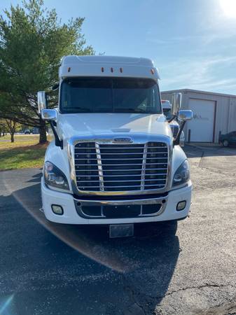 2016 Freightliner Cascadia - cars & trucks - by dealer - vehicle... for sale in Nixa, MO – photo 6