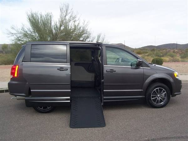 2017 Dodge Grand Caravan SXT Wheelchair Handicap Mobility Van - cars for sale in Phoenix, WA – photo 2