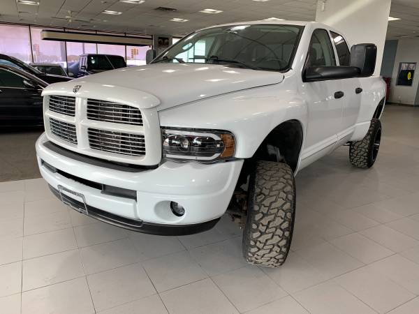 2005 Dodge Ram Pickup 2500 Laramie - - by dealer for sale in Springfield, IL – photo 3