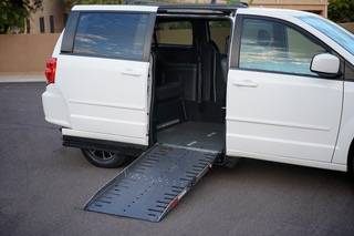 Wheelchair Van 2017 Dodge Grand Caravan SXT REDUCED for sale in Flagstaff, AZ – photo 2