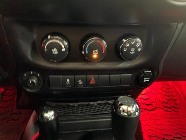 2015 Jeep Wrangler Unlimited Willys Wheeler Edition for sale in Springfield, IL – photo 19