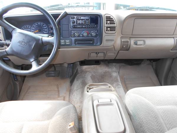 Chevy Suburban 1500 LS 4x4 with 3rd Row Seats and Barn Doors for sale in Havertown, PA – photo 12