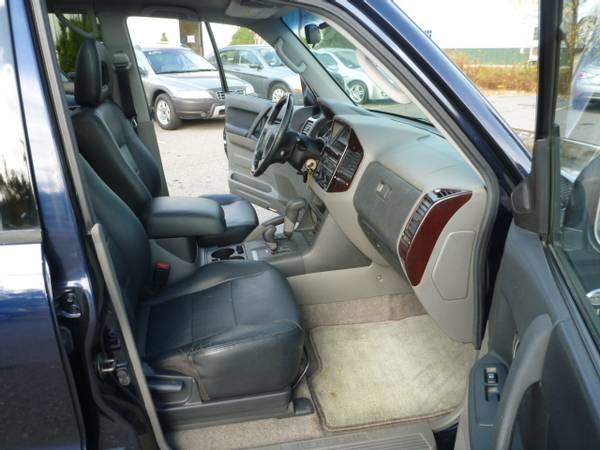 2002 MITSUBISHI MONTERO LIMITED VERY CLEAN 4X4 3RD ROW 7 PASS LEATHER for sale in Milford, ME – photo 15