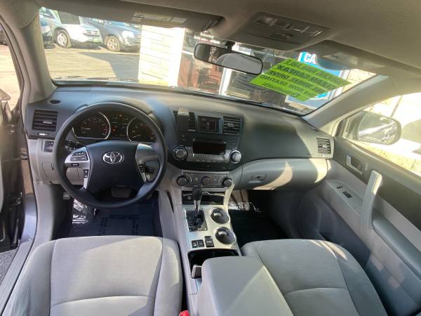 TOYOTA HIGHLANDER - cars & trucks - by dealer - vehicle automotive... for sale in Cranston, RI – photo 14