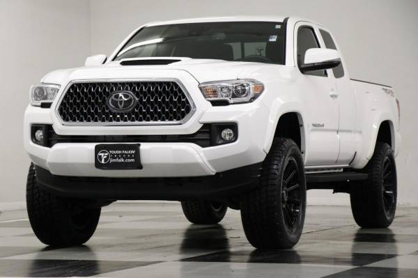 SPORTY White TACOMA *2018 Toyota TRD Sport* 4X4 Extended Cab... for sale in Clinton, MO – photo 22