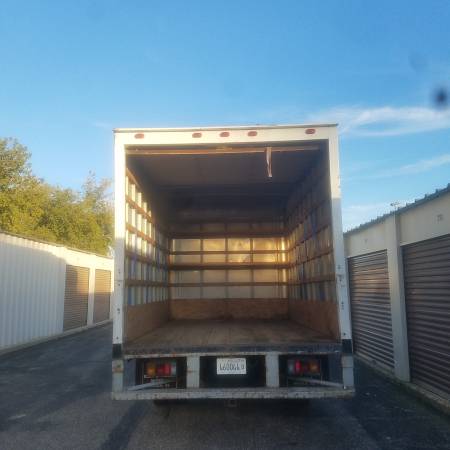 2006 Isuzu NPR turbo DIESEL 14’ box truck trailer hitch LOWMILES 54000 for sale in Crystal Lake, IL – photo 21