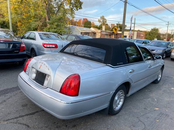 1999 Lincoln Town Car (122k, V8, Leather) - cars & trucks - by... for sale in Bristol, CT – photo 4