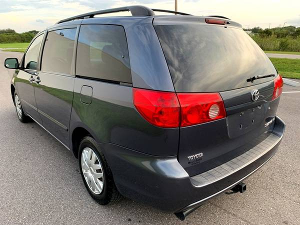 2008 Toyota Sienna LE! Clean! Cold A/C! 2 FL Owners! - cars & trucks... for sale in TAMPA, FL – photo 7