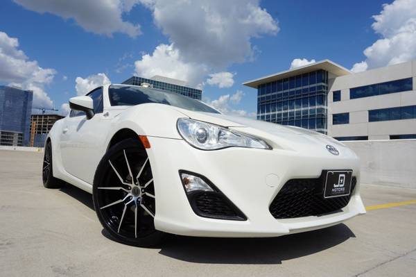 2015 Scion FR-S *(( 6 SPEED MANUAL FRS ))* Pearl White !! for sale in Austin, TX – photo 3