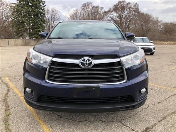2015 Toyota Highlander XLE - SUV - - by dealer for sale in Waterford, MI – photo 13