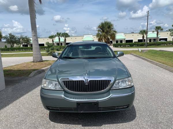 Lincoln Town Car Executive for sale in Lehigh Acres, FL – photo 2