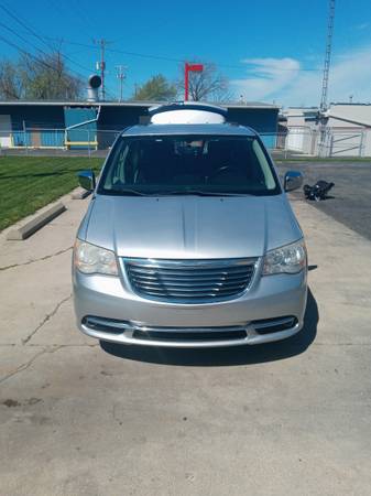 2011 chrysler town and country for sale in Dayton, OH – photo 3