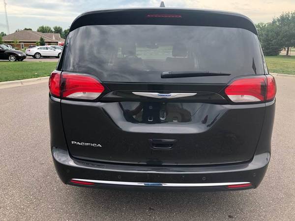 2018 Chrysler Pacifica Touring L **WARRANTY**LOADED****EASY FINANCING for sale in Ramsey , MN – photo 4