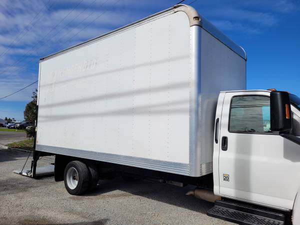 2005 GMC 4500 Box Truck 18 foot with Lift Gate - - by for sale in Medford, OR – photo 4