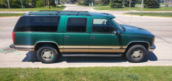 1999 Chevrolet Suburban - - by dealer - vehicle for sale in Hales Corners, WI – photo 5